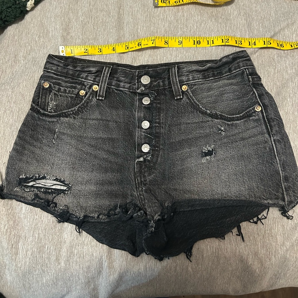 Levi shorts women 27